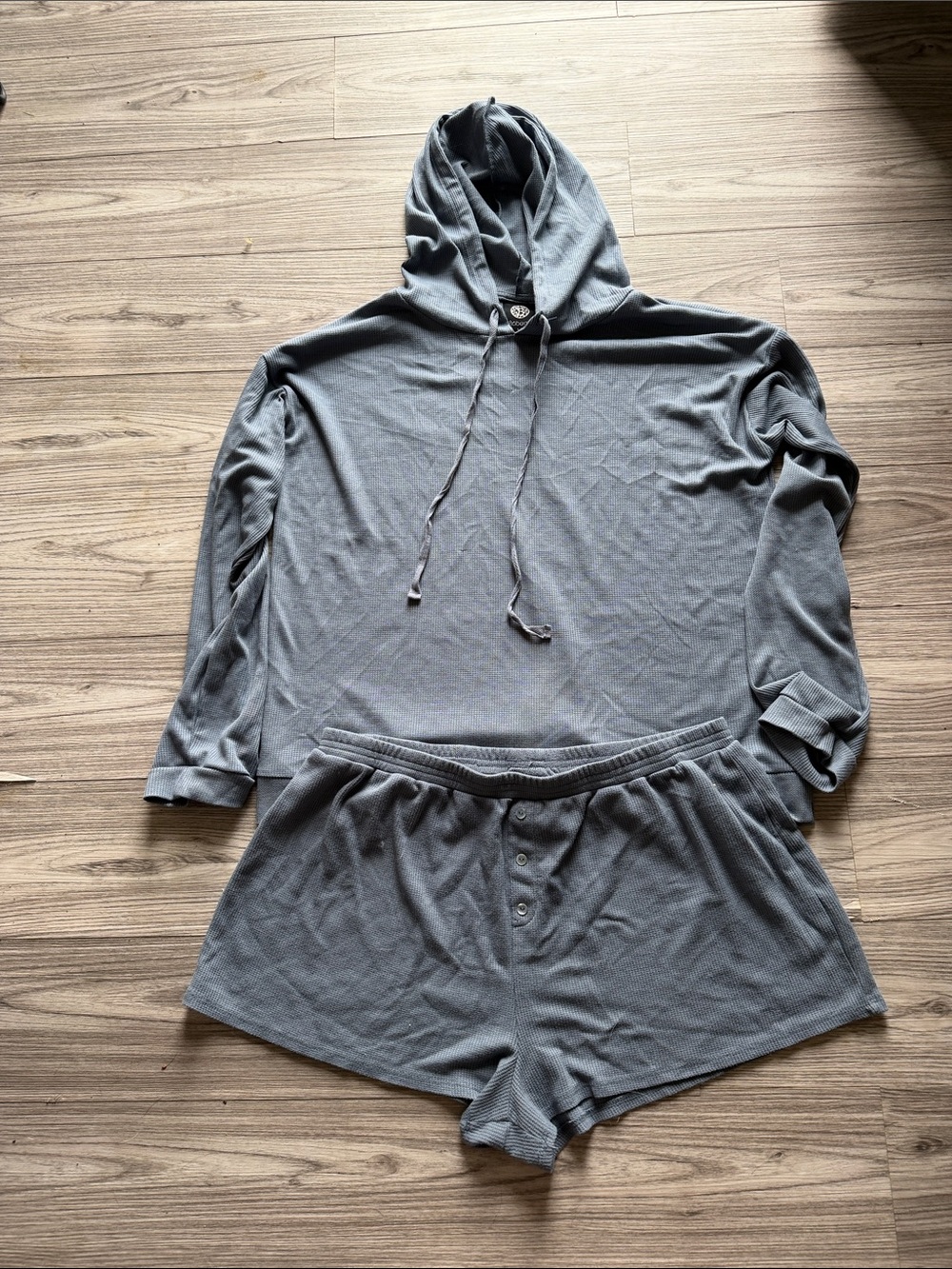Babeau Women's Gray Hooded Lounge Top & Shorts Set size Large